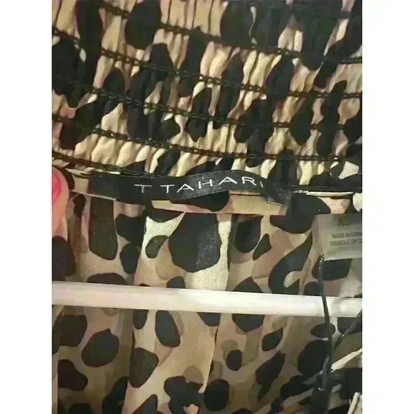 T Tahari Women's Desert Cheetah Print Blouse XS Short Sleeve Ruffled Neck Casual - Picture 3 of 12